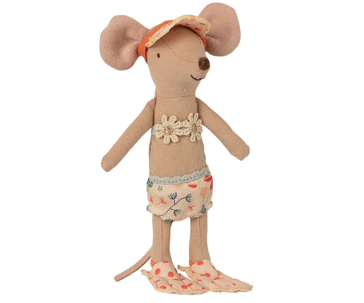Beach Mouse - Big Sister in Cabin by Maileg