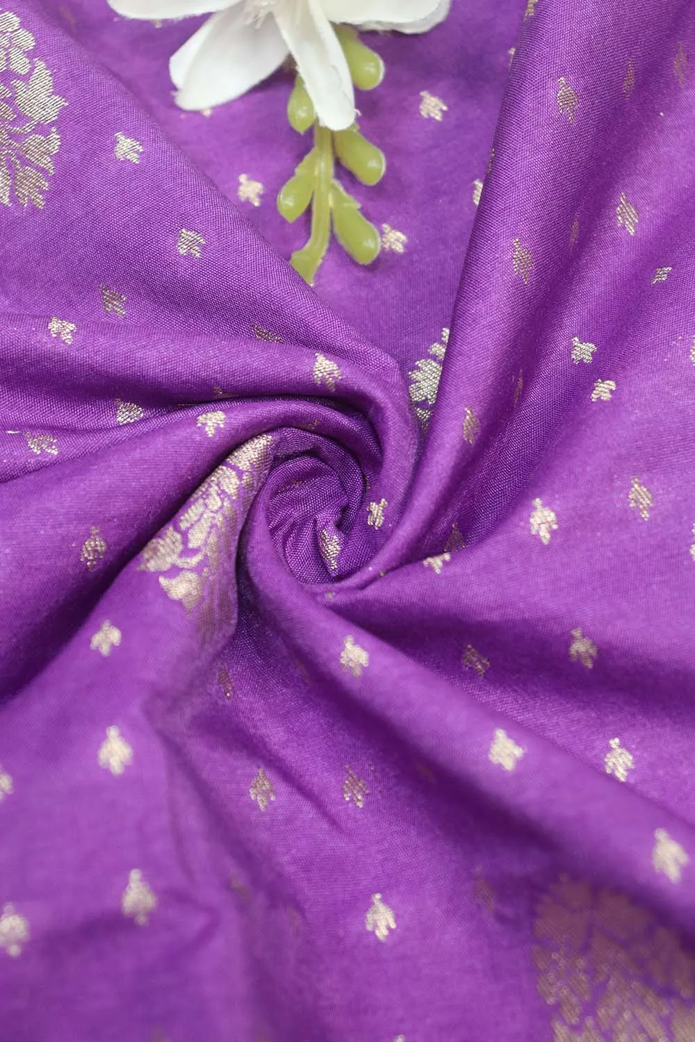 Elegant Purple Banarasi Silk Fabric: 1 Mtr of Luxurious Beauty